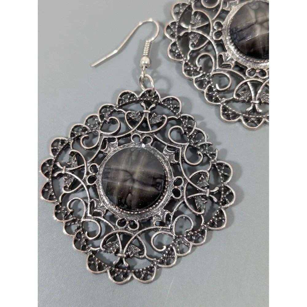 Boho Silver Tone Filigree Dangle Earrings Gray‎ Acrylic Cab